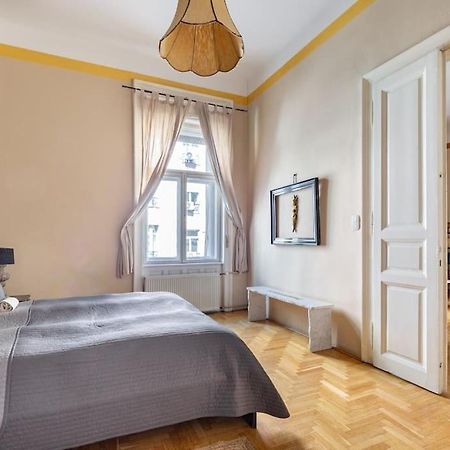 Bourgeois Boheme Apt. 88 M² City Center บูดาเปสต์ ภายนอก รูปภาพ